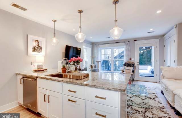 2233 40TH PLACE NW Gallery 3