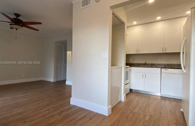1835 SW 81st Ave photos photos
