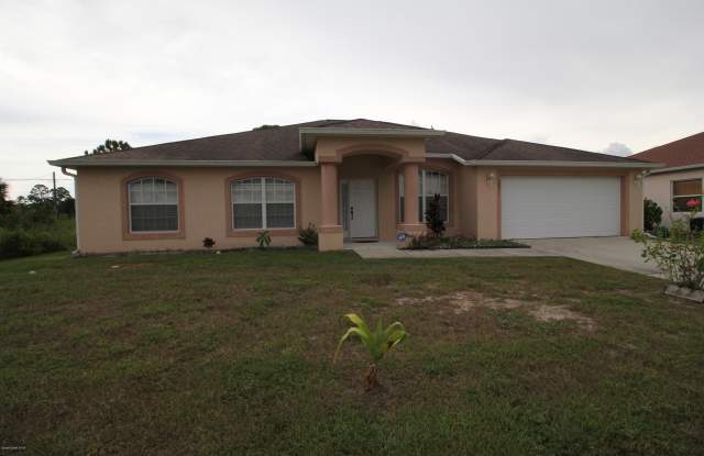 2891 Felda Avenue SE photos photos