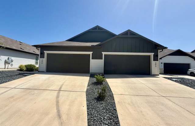 Want luxury living in the Far West ...Look no further...Amanda Park is it! Gallery 1