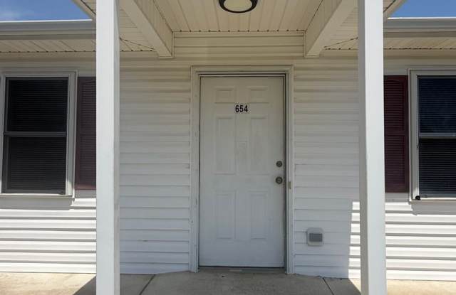 Two bedroom, one bath apartment in Burlington photos photos Two bedroom, one bath apartment in Burlington photos photos