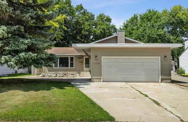1309 17th St S photos photos