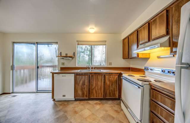 October Rent Free - Port Orchard Home with unfinished Basement Gallery 4