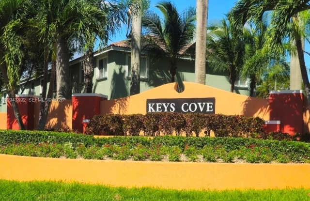 1663 SE 27th Dr photos photos