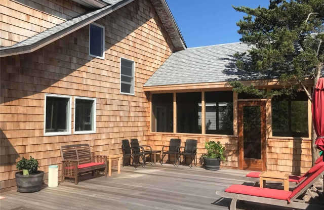 833 Evergreen Walk Gallery 1