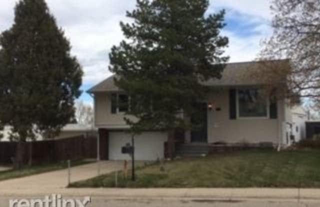 7712 Saulsbury St - 7712 Saulsbury Street, Arvada, CO 80003