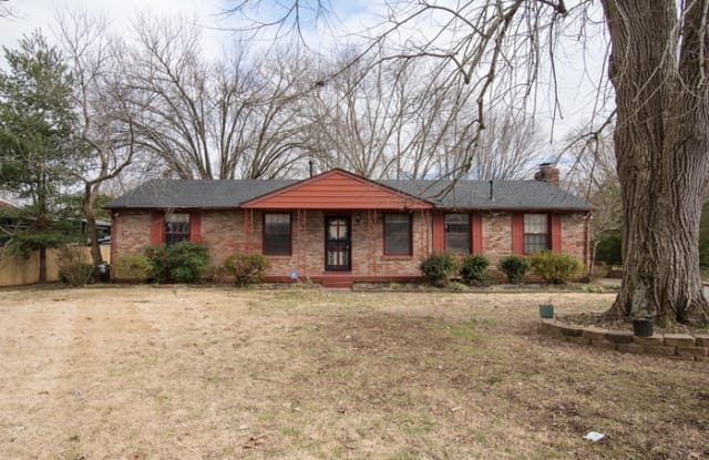 108 Chestnut Drive - 108 Chestnut Drive, Clarksville, TN 37042