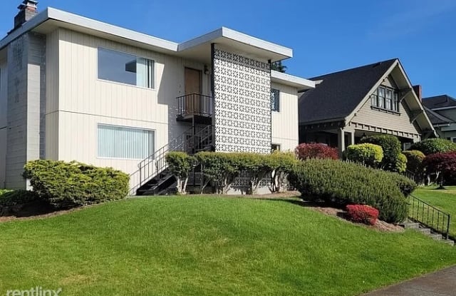 2111 Colby Ave 3 - 2111 Colby Avenue, Everett, WA 98201