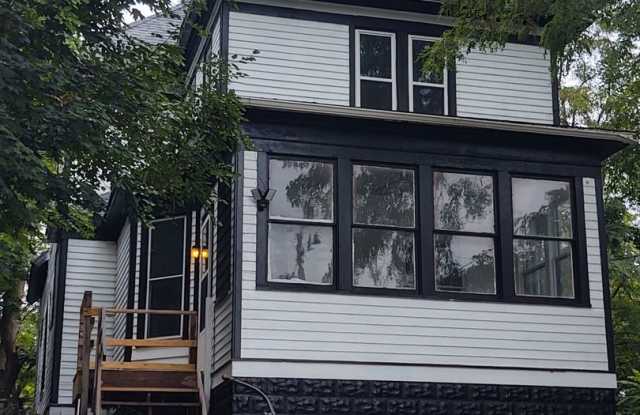 Very Large 4 Bedroom 2 Bath House photos photos