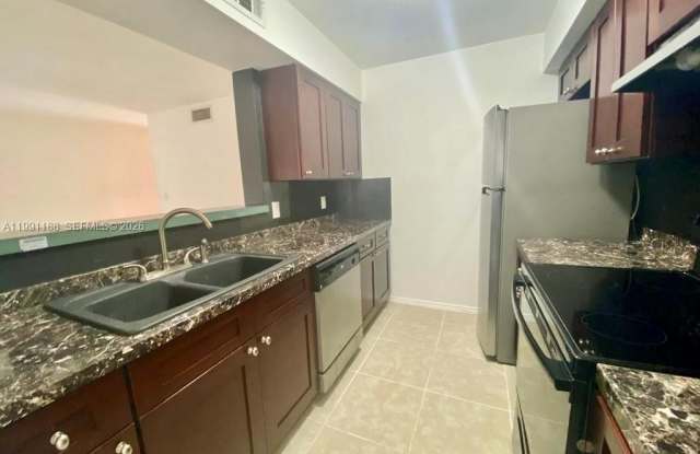 2460 NW 33rd St photos photos