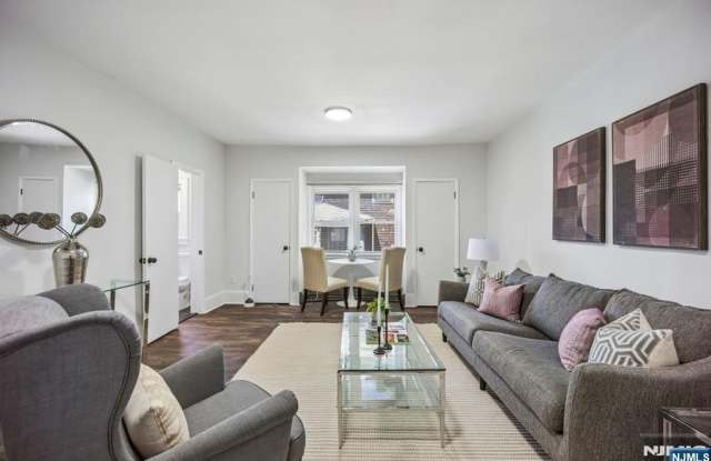 44 Gates Avenue Gallery 3