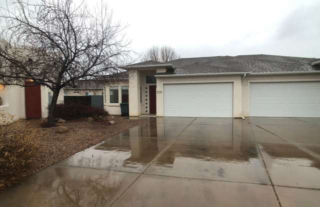 North Grand Junction: 2 bed 2 bath 2 car garage photos photos