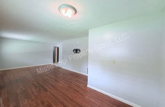 4BR/2BA Home Gallery 4