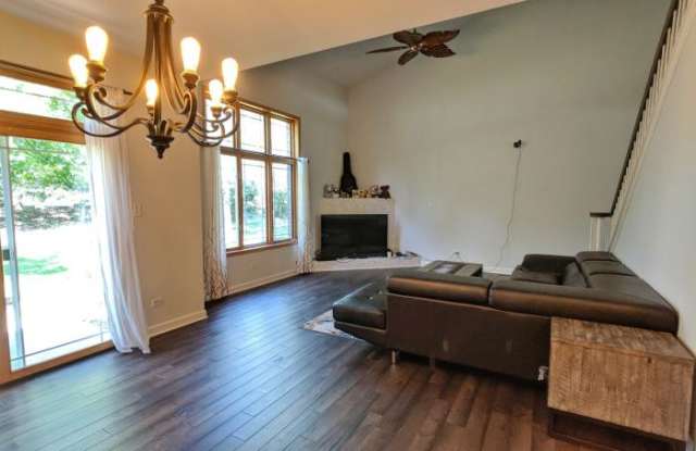 10728 Canterbury Drive Gallery 4