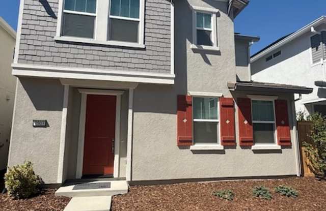 Spacious & Stylish 3-Bedroom Townhome Near Twelve Bridges Gallery 1