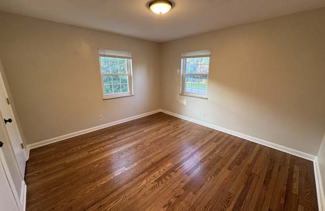 54 Woodlawn Ave - 2 Gallery 2