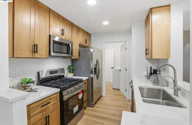 601 Arcadia Ter Unit 102 Gallery 2