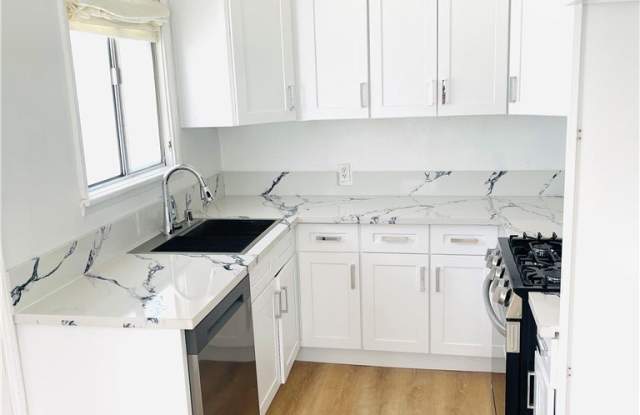 5752 Vineland Avenue photos photos