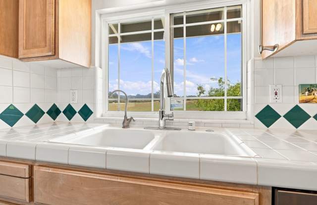 Beautiful 2-Bedroom La Selva Beach Home with Ocean Views Gallery 4