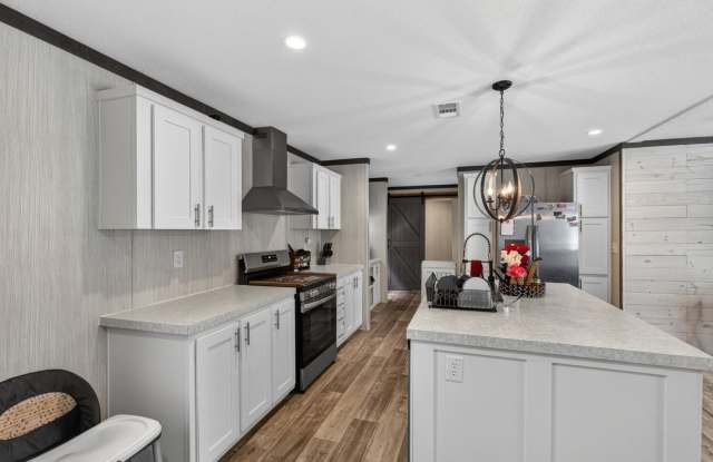 Spacious 4BR House in Hinesville Gallery 4
