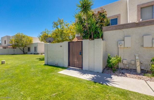 7840 E ROVEY Avenue Gallery 2