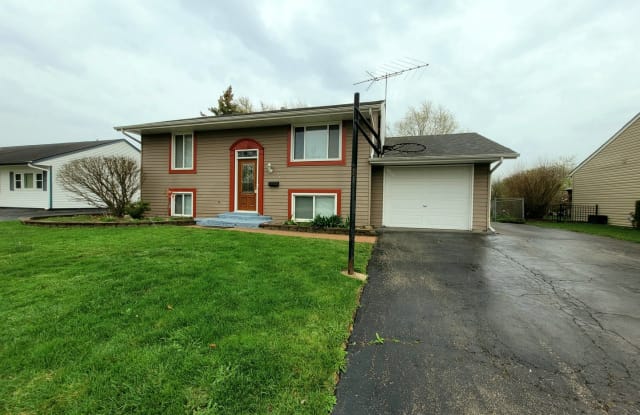 647 Newport Street South - 647 Newport South, Roselle, IL 60172