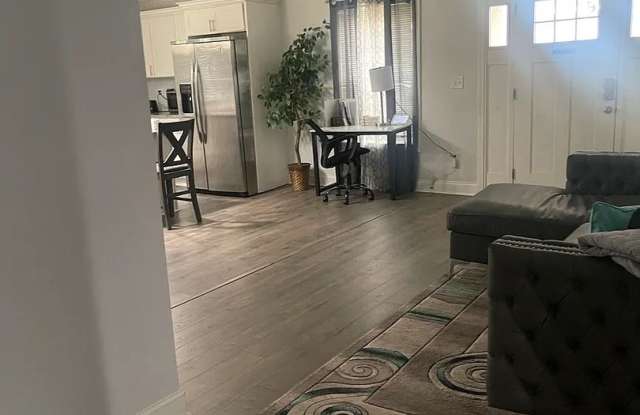 Room in 3 Bedroom Home at Coleman St SW photos photos