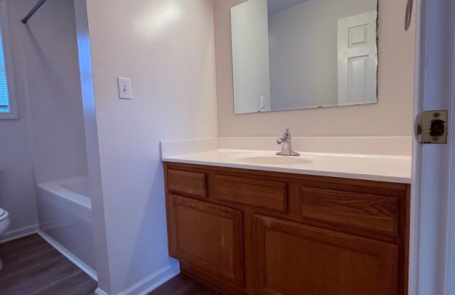 2 Bedroom, 2 Bathroom Duplex Gallery 4
