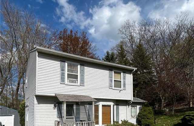 Lakeview 3 Bedroom 1.5 Bath Home for Rent in Eastlake photos photos