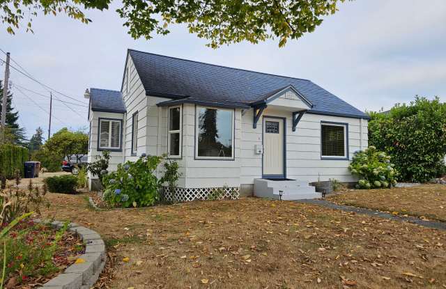Adorable Craftsman-Style Home in North Tacoma photos photos