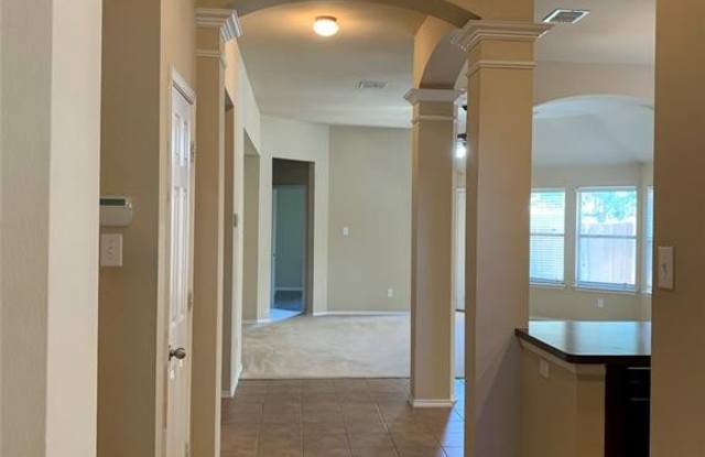 913 Lake Worth Trail Gallery 4