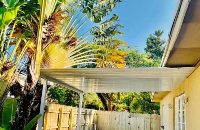 2402 NW 42nd St photos photos