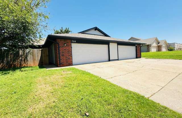 3 Bedroom 2 Bath 2 Car Garage - Near Northwest Expressway photos photos