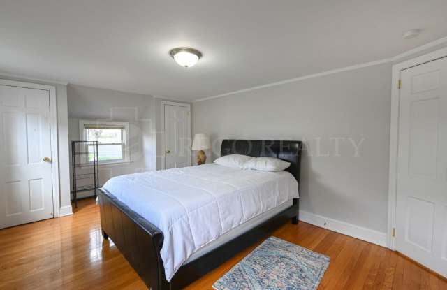 Charming single family home with 3 bedrooms! Gallery 3