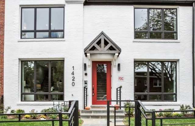 1420 STAPLES STREET NE photos photos