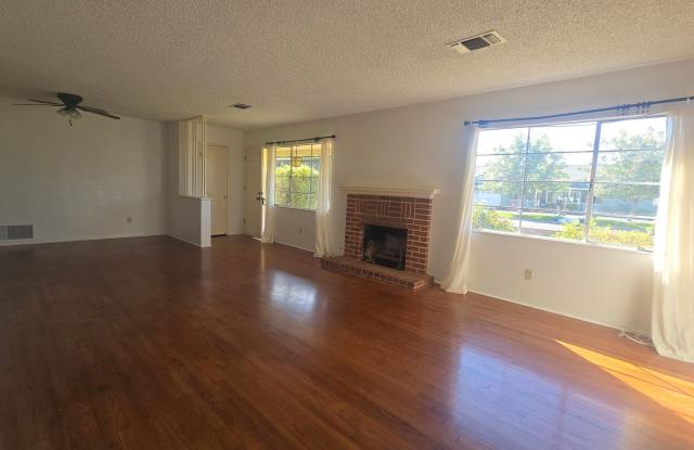 3 Br 1 Ba available Now Gallery 4
