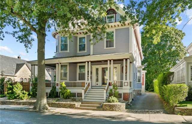 18 Rhode Island Avenue - 18 Rhode Island Avenue, Newport, RI 02840