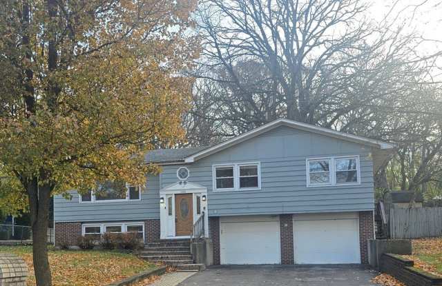 600 Hawthorne Lane - 600 Hawthorne Lane, Carpentersville, IL 60110