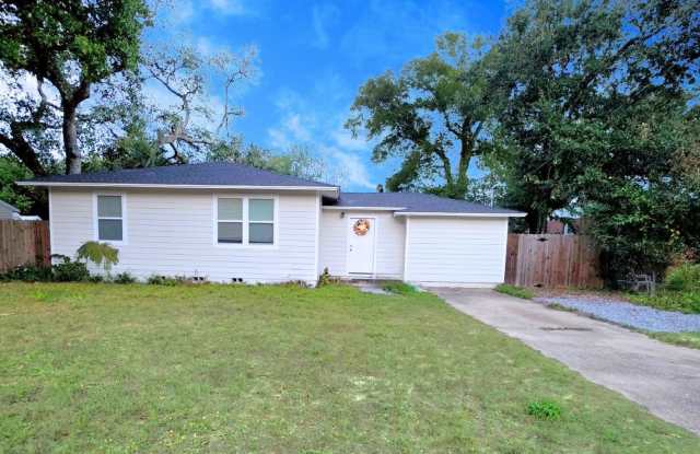 Updated 3BR/2BA Home in Aero Vista Near NAS Pensacola photos photos