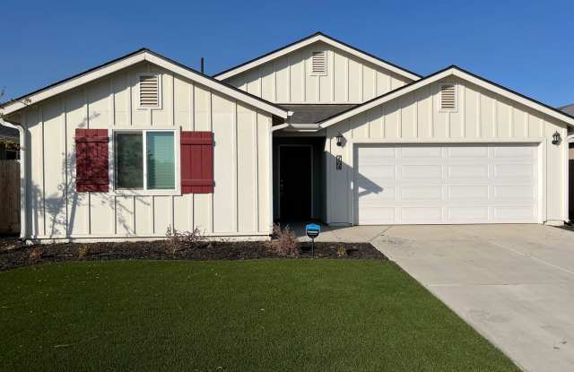 Beautiful 4 Bedroom Home Available Now! - 7104 Avenue 310, Tulare County, CA 93291