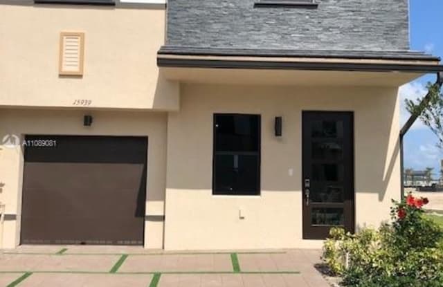 15939 NW 91st Ct - 15939 NW 91st Ct, Miami Lakes, FL 33018