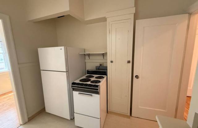Studio apartments available Durant Avenue Apartments is an 18 unit building built in the early 1900s, photos photos
