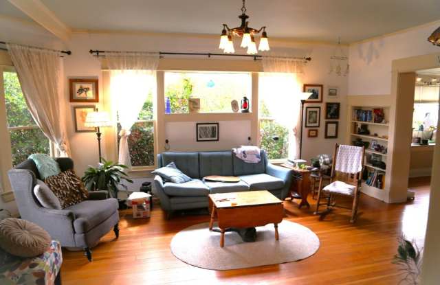 Super Cute 5 bed/3 bath August 1st Move in photos photos