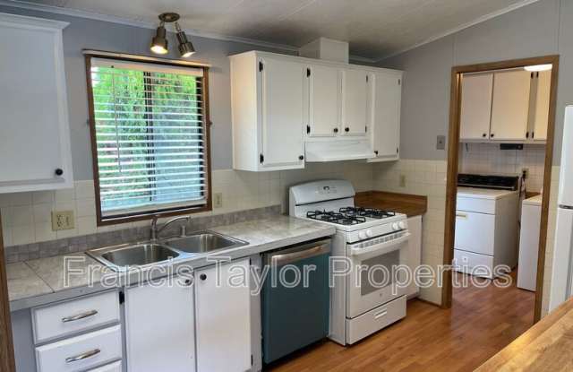 1822 Seco Glen Gallery 4