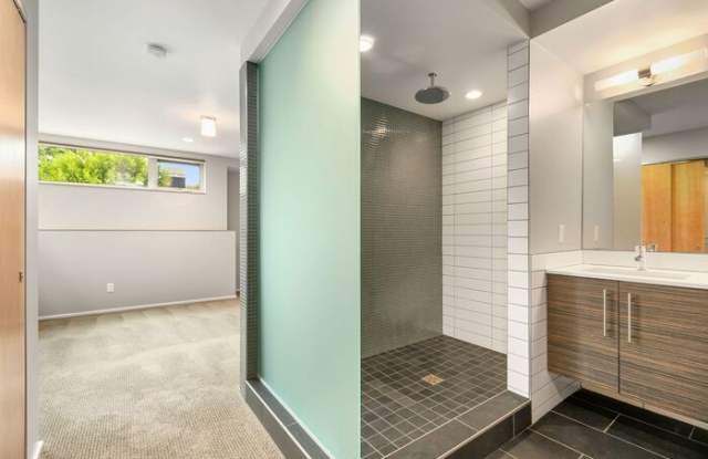 2351 Yale Avenue East Gallery 4