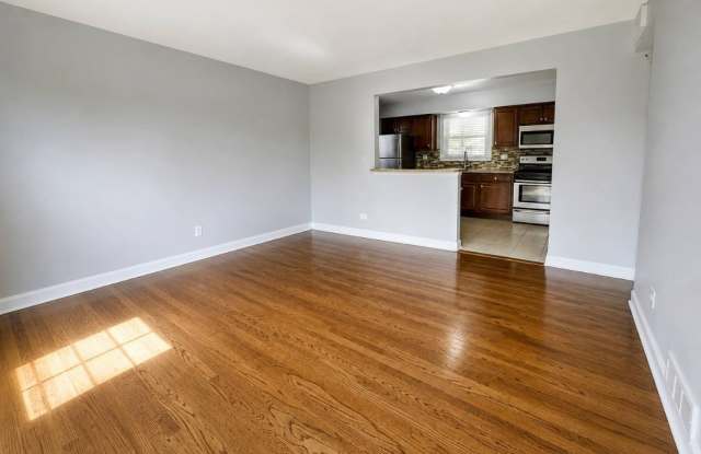 11447 S Natoma Avenue Gallery 2