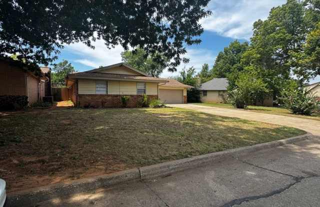(3) Bed/(2) Bath with (2) Living Areas in MWC Avail NOW! photos photos
