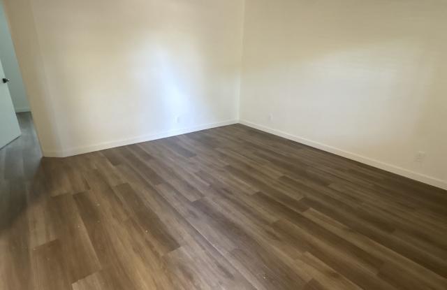 516 East Oak Street - B Gallery 3