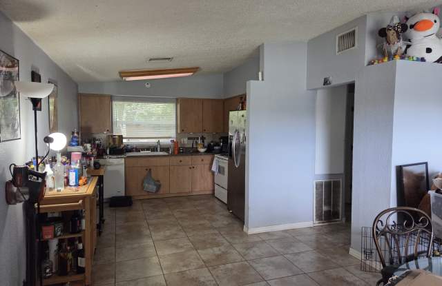 4403 Terry Loop Gallery 2