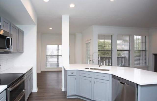 6312 McNeil Dr Gallery 4